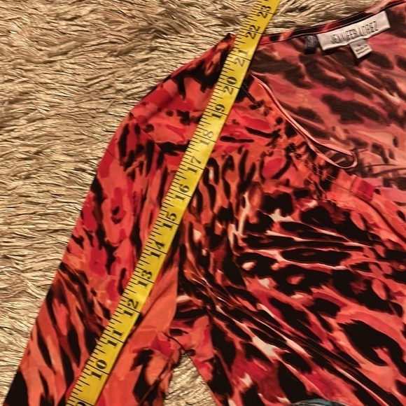 Jennifer Lopez Pink and Black Leopard Print V Neck Top - Picture 8 of 8